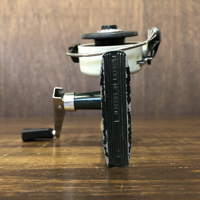 Abu Cardinal 33 Spinning Reel Early Rocket Bail Model Fn741200