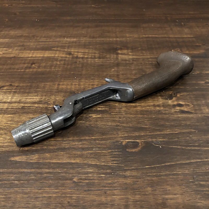 Featherweight Champion Grip Rod Handle Cordell Rubber Brown