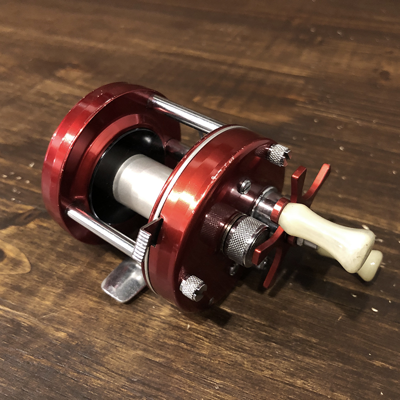 Abu Ambassadeur 5000 Red Bait Casting Reel 770405 アブ