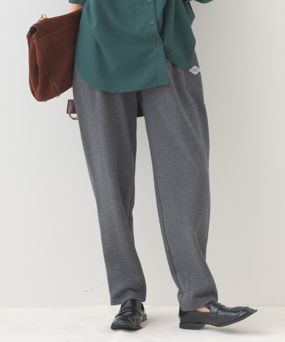 OMNES】テック裏毛タックスウェットテーパードパンツ【253W427OMN078】