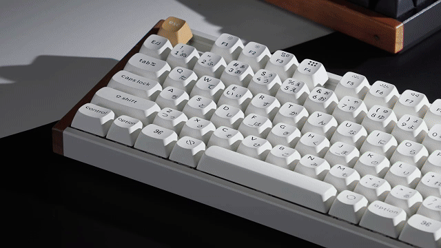 Keychron、天然木デザイン×磁気センサー搭載テンキーレスキーボード