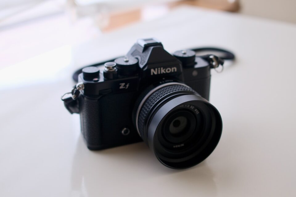 Z 40mm f/2用にF-Fotoの金属製レンズフード（HF-52）を買いました