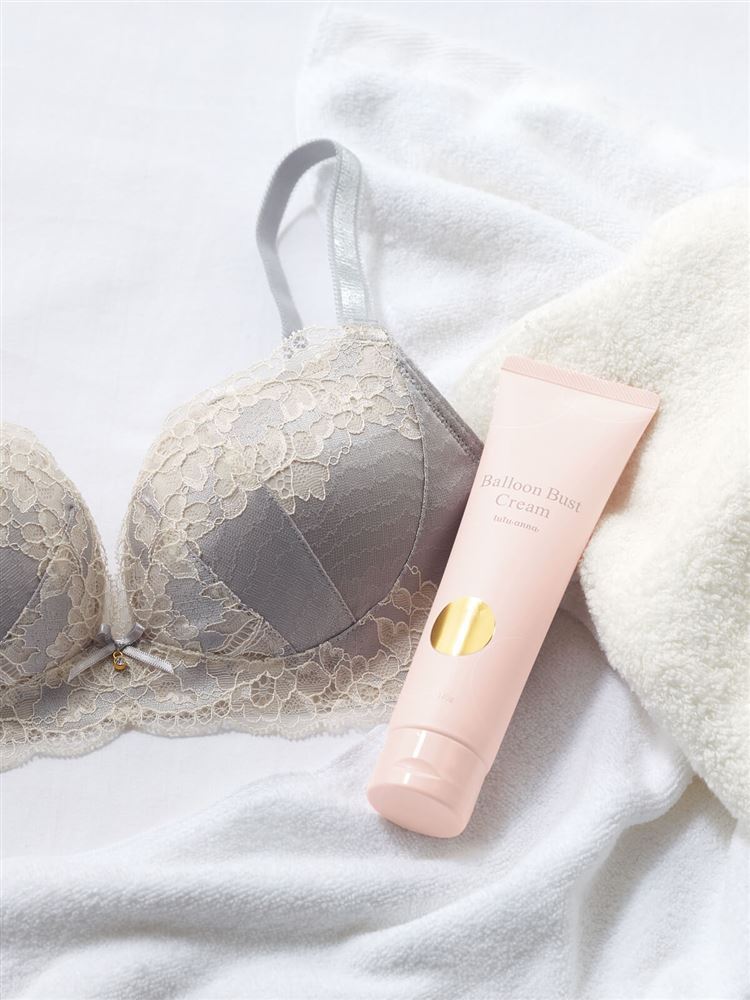 バストケアクリーム]ハリ・保湿を1本で。理想のバストへ導く