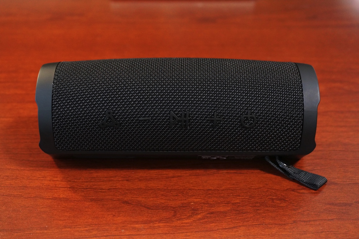 EarFun UBOOM Slimレビュー：IPX7の防水のパワフルなBluetooth