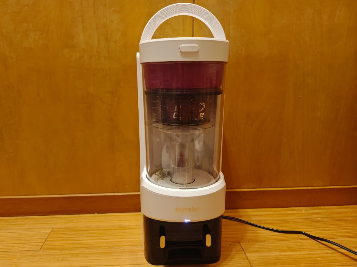 EUREKA E20 Plus レビュー：サイクロン式の自動集塵、紙バッグ不要で