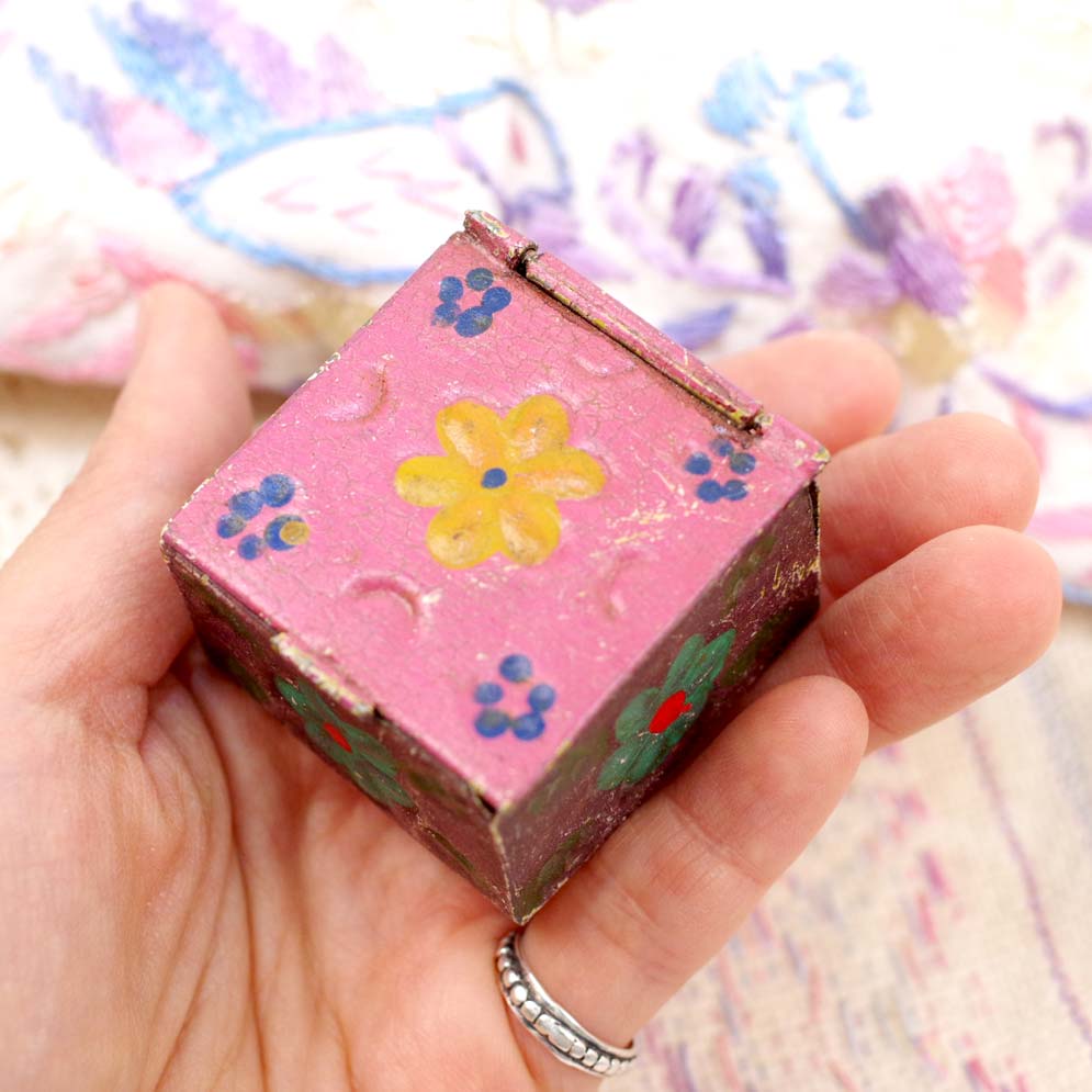 手描き☆ブリキBOX〈F〉