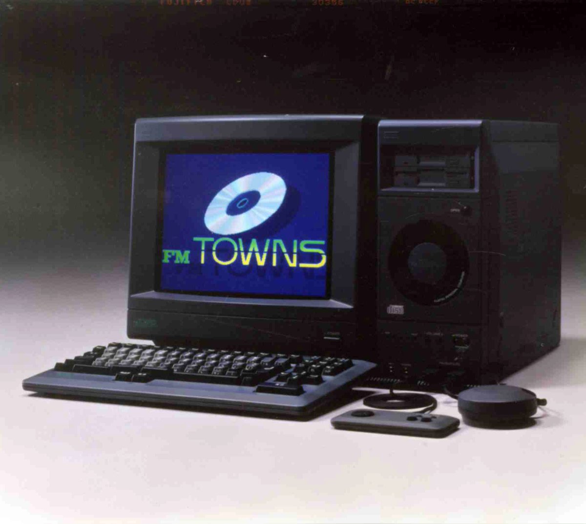 手前味噌で恐縮ですが、1989年の今日、世界初となるCD-ROMドライブを