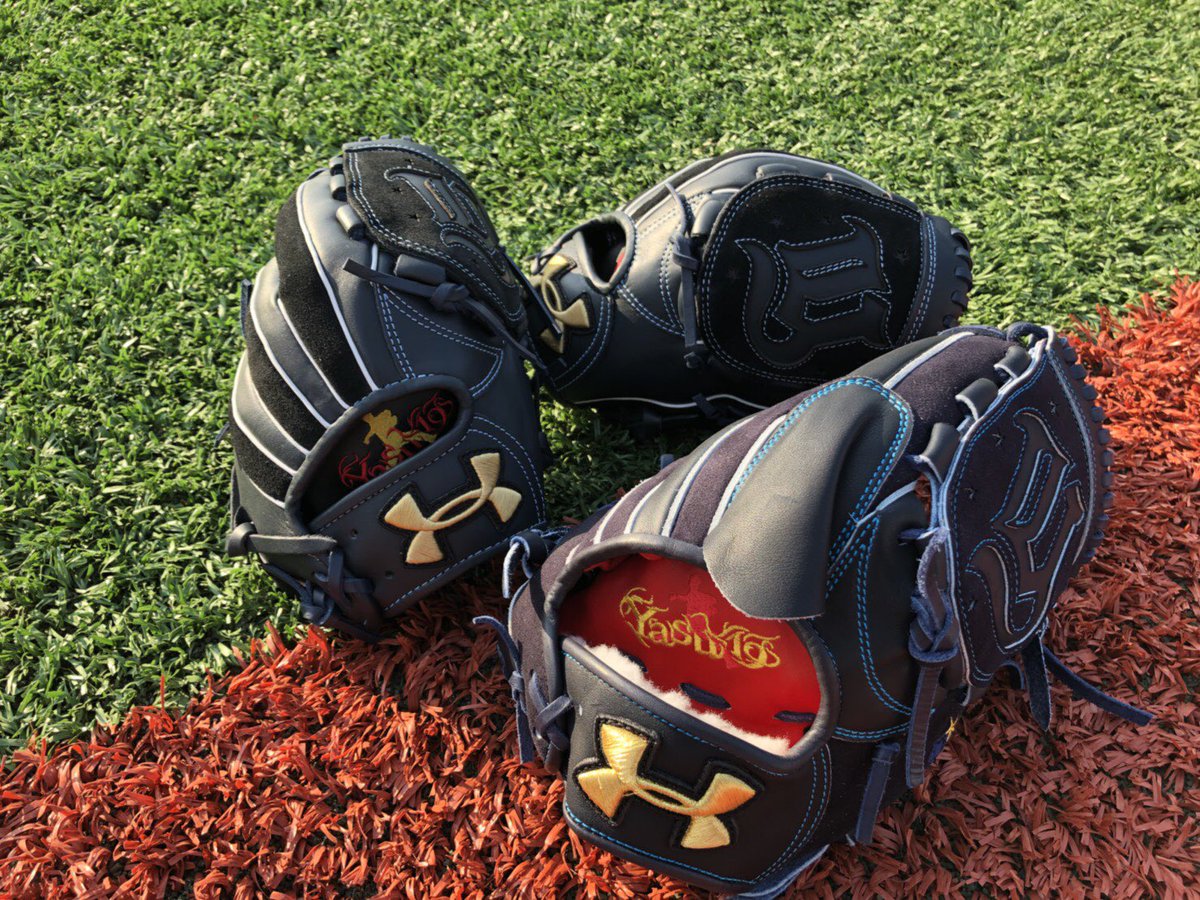 子供達に球場でグローブをプレゼントする企画🎁 『夢に向かってJUMP