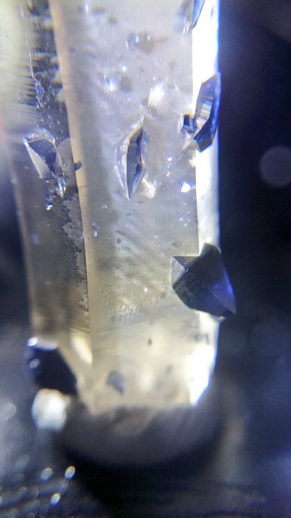 次元がバグったような面白い鉱物を入手しました。 ノルウェー🇳🇴産