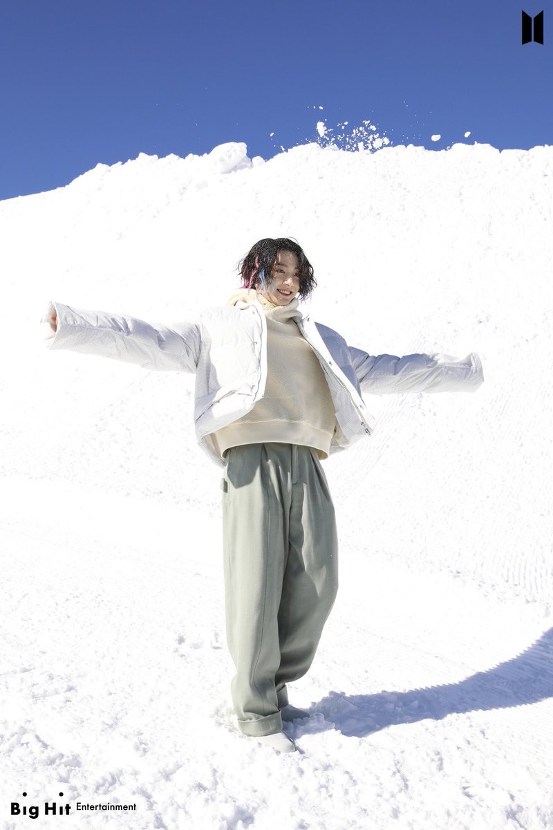PHOTO] Behind the scenes of BTS 2021 Winter Package | Jungkook