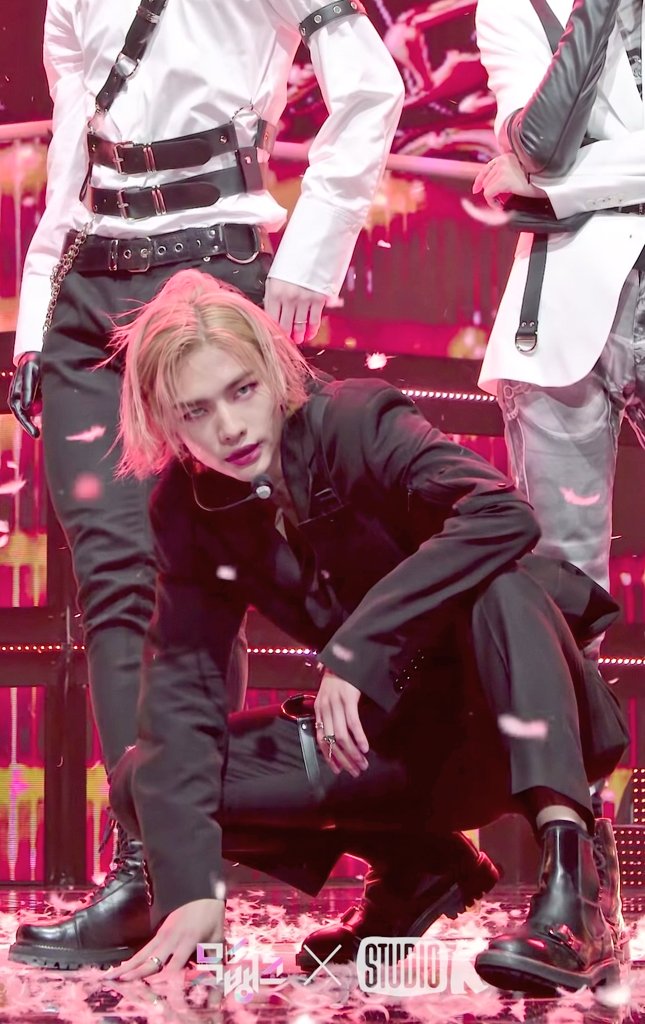 金髪ロン毛になってから色んなアレンジをしてくれるようになった推し