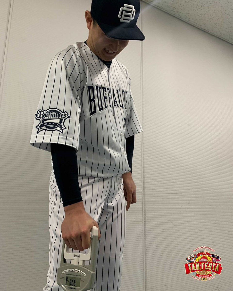 ステージの裏側では、選手たちが握力測定にチャレンジ👊💪！ 紅林