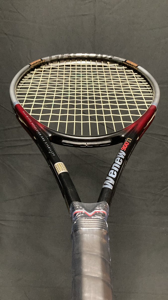 白石蔵ノ介ラケット (MIZUNO WENEW 900 TI)