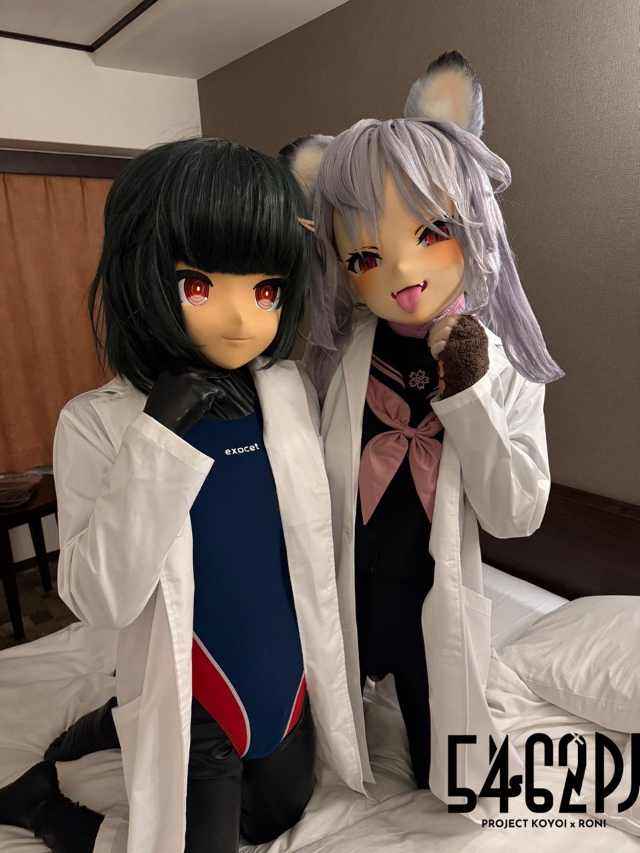 ろにさん、こっち向いて〜💦 左:@t_emperor 右:@0pIxcUnOFzNSyyy