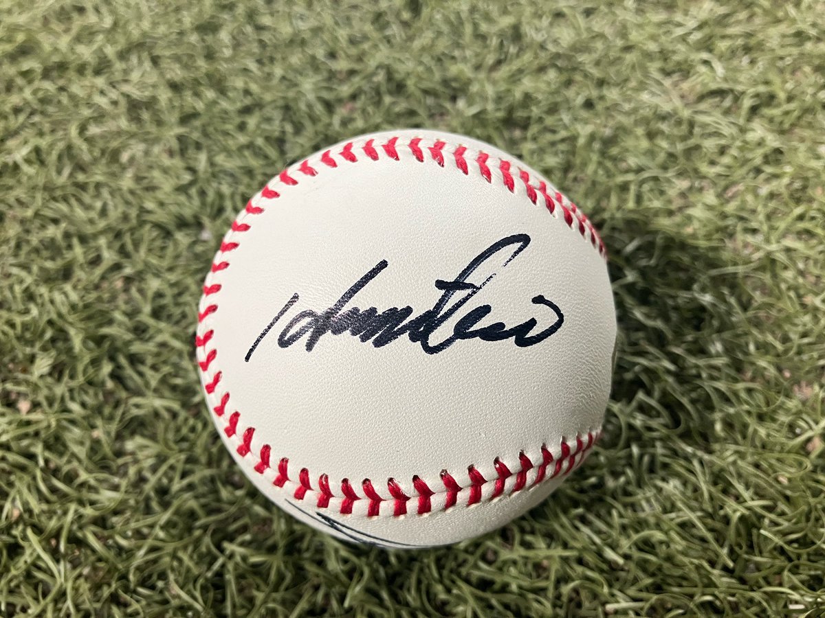 GzpxeJTa4AAX_Bn.jpg?format=jpg