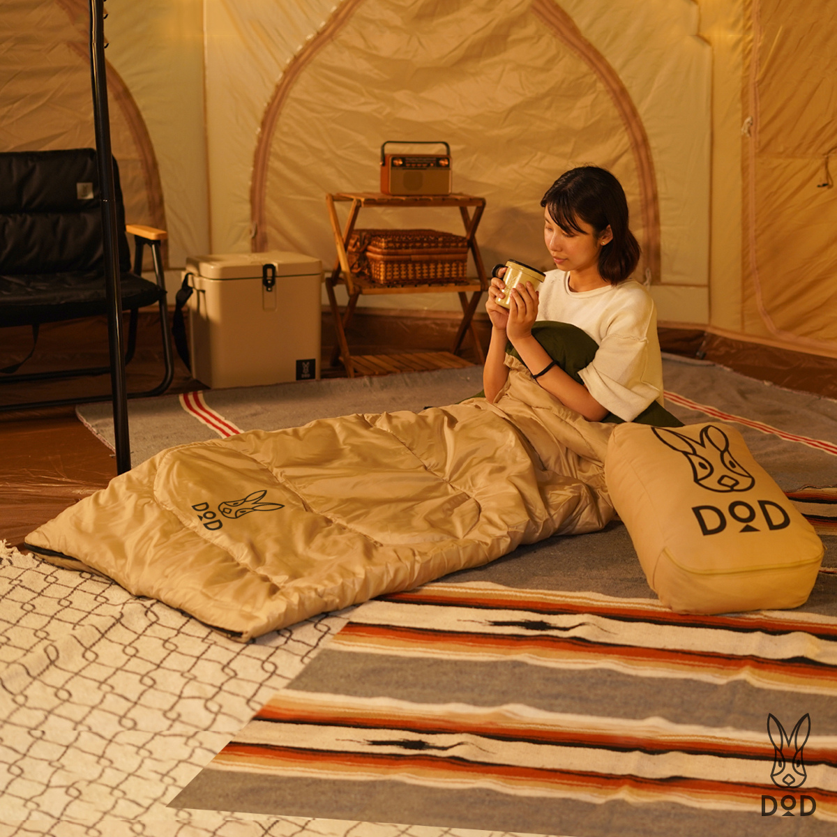 ウサクッションシュラフ は推奨使用温度15℃～。 外と内のバイカラー