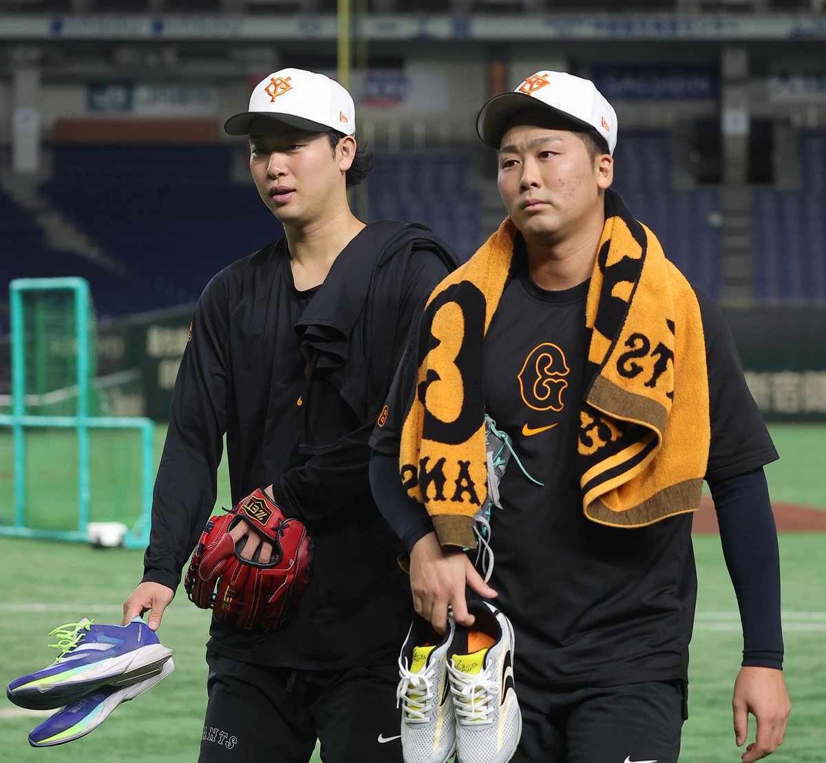 練習風景から🏟️】 26歳の誕生日を迎えた #山崎伊織 投手は〝兄貴〟と