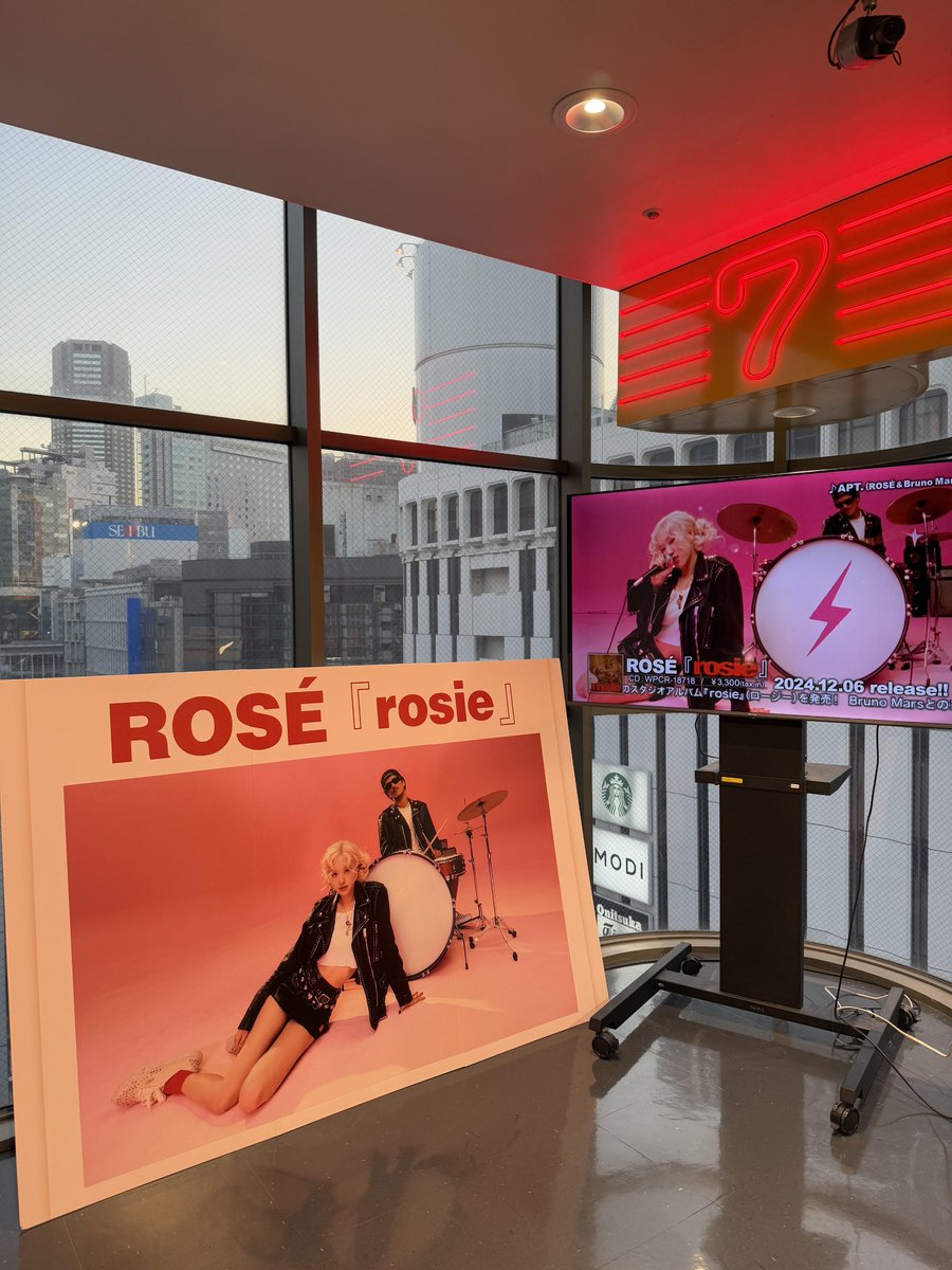 ROSE (#BLACKPINK)】#タワ渋kpop 1st Studio Album『#rosie』 1F/5F/7F