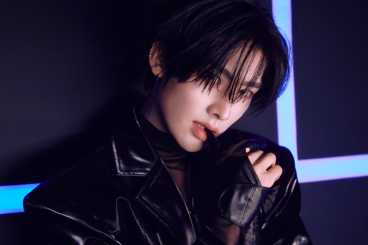 ZEROBASEONE The 5th Mini Album 「 𝗕𝗟𝗨𝗘 𝗣𝗔𝗥𝗔𝗗𝗜𝗦𝗘