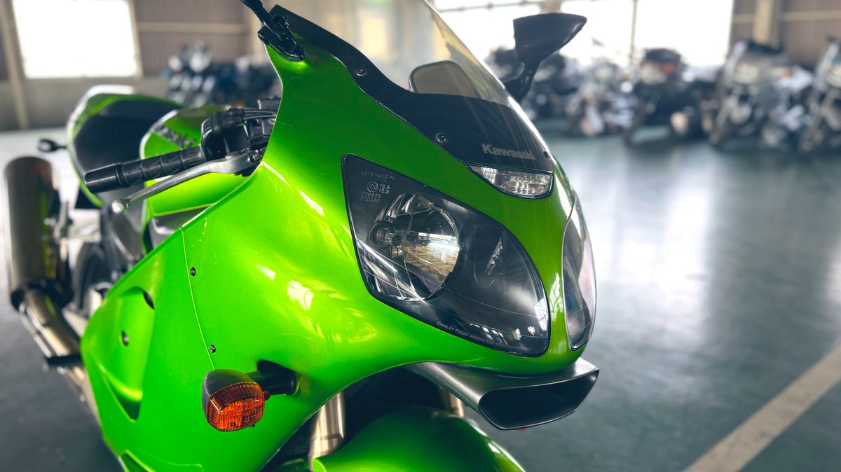 カワサキ ZX-12R 市販車初のアルミモノコックフレームに当時の最新技術