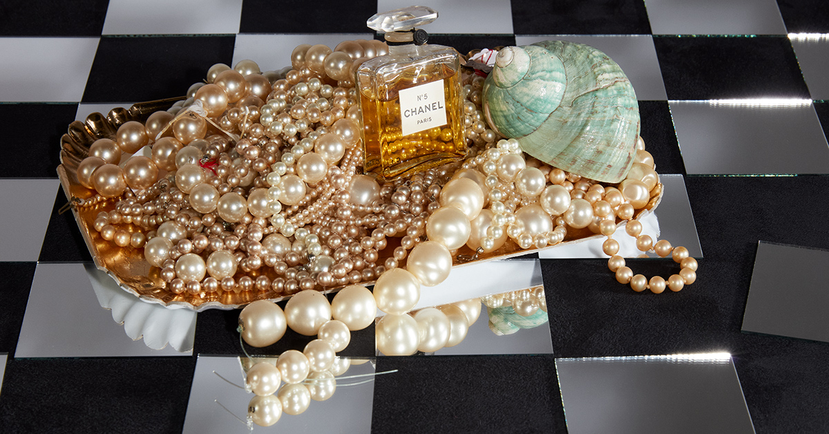 東京・銀座のCHANEL Nexus Hallで、ロー エスリッジの写真展を開催