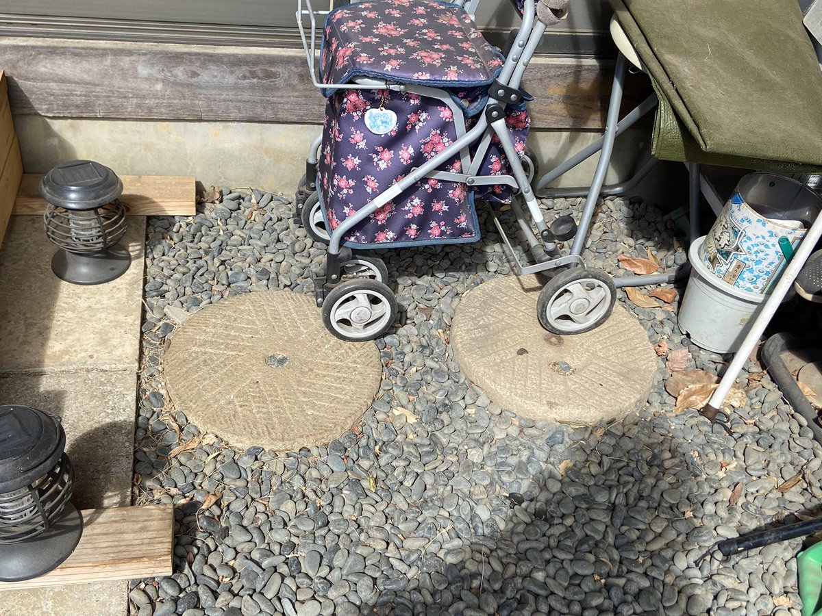 なお昭和の戦後しばらくまで使われていた石臼などはオブジェ？にw