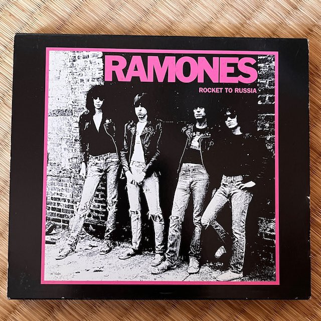 Nowplaying Sheena Is A Punk Rocker - Ramones (Rocket To Russia ['77])