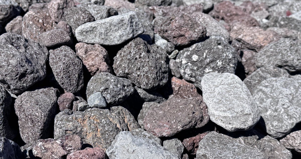 青と風景の石コレクター まき (@penguin_mineral) / Posts / X