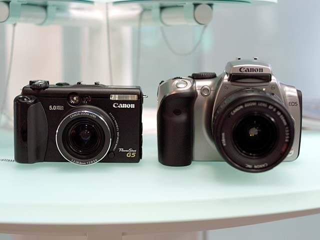 キヤノン、実売12万円のデジタル一眼レフ「EOS Kissデジタル」