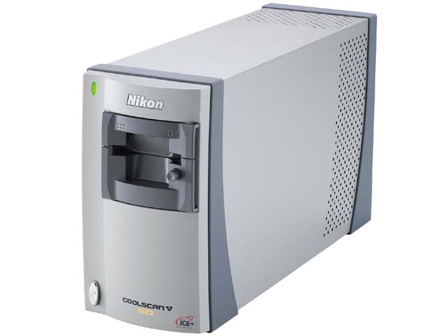 ニコン、4,000dpi/14bit対応で実売7万円のフィルムスキャナ