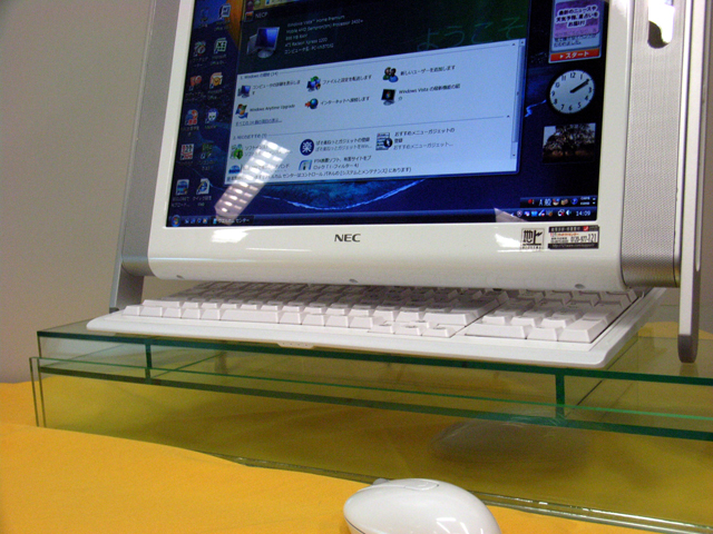 NEC、奥行き16cmの液晶一体型デスクトップPC「VALUESTAR N」