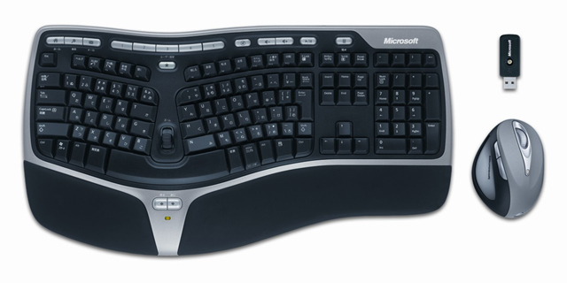 マイクロソフト、人間工学デザインのワイヤレスマウス/キーボードセット