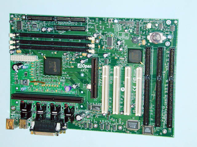 WORLD PC EXPO 99 展示会場レポート