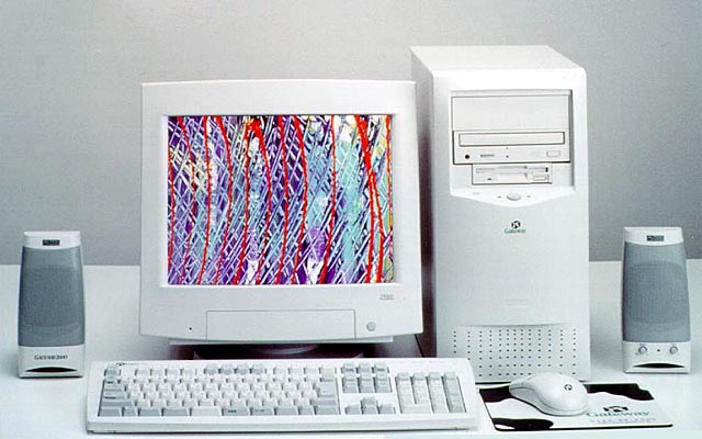 ゲートウェイ2000、Celeron 400/366MHz搭載機4機種