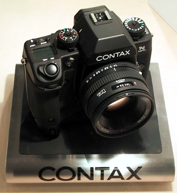 CONTAXブランドのAFデジタル一眼レフカメラが来春登場