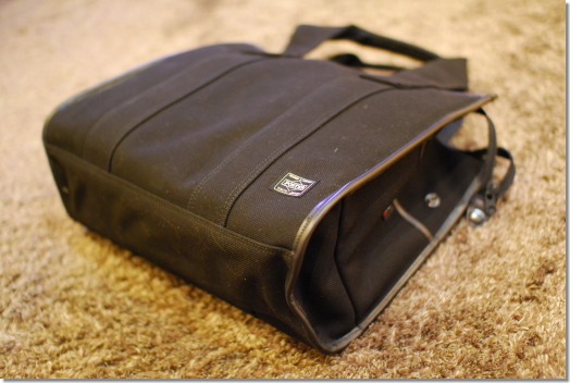 PORTERのカメラバッグ