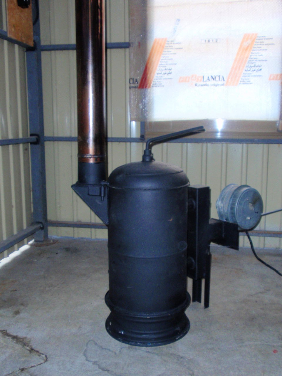 廃油ストーブの季節がやってきた : 伯爵夫人 と 陸王