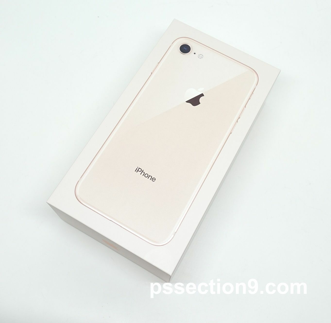 au iPhone 8 64GB ゴールドレビュー。iPhone 7 ゴールドに比べると