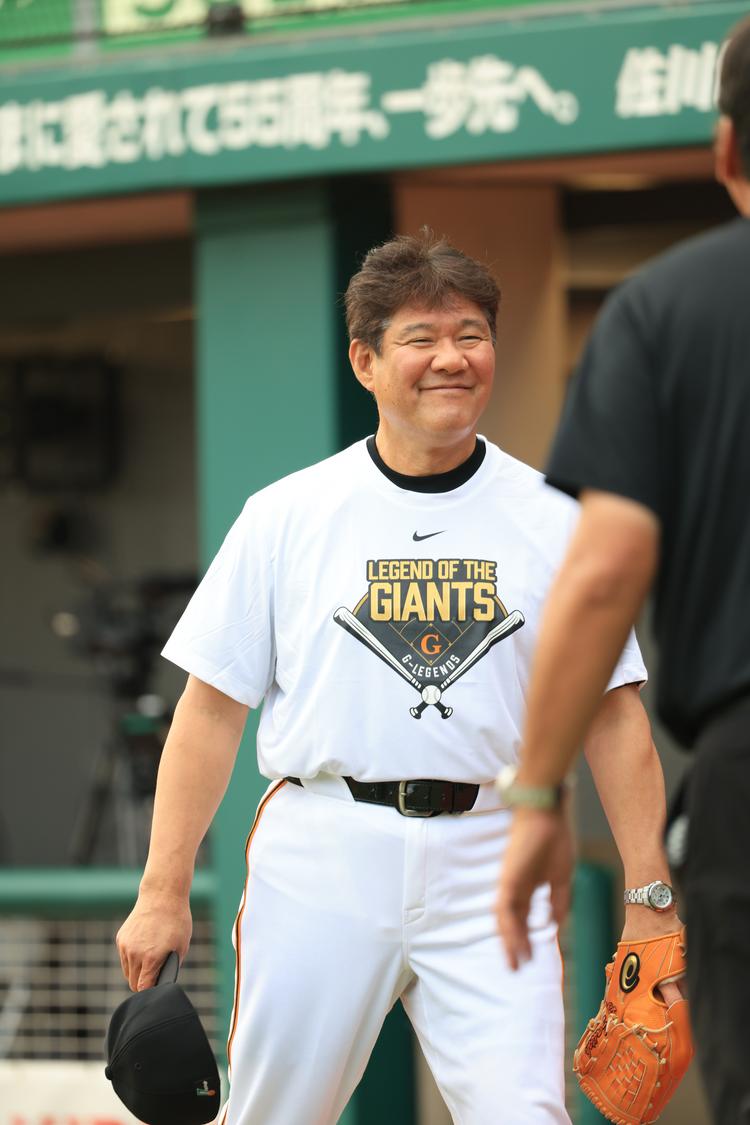 LEGEND OF THE GIANTS「背番号3」Tシャツをチャリティーオークションに