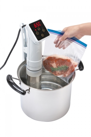 素材の旨味を最大限に引き上げる低温調理器「ROOMMATE® 低温調理器