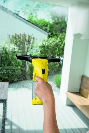 より軽く、コンパクトになって新登場！家庭用窓用バキュームクリーナー