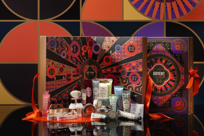 人気のアドベントカレンダーが今年も登場。ホリデーを鮮やかに彩る人気