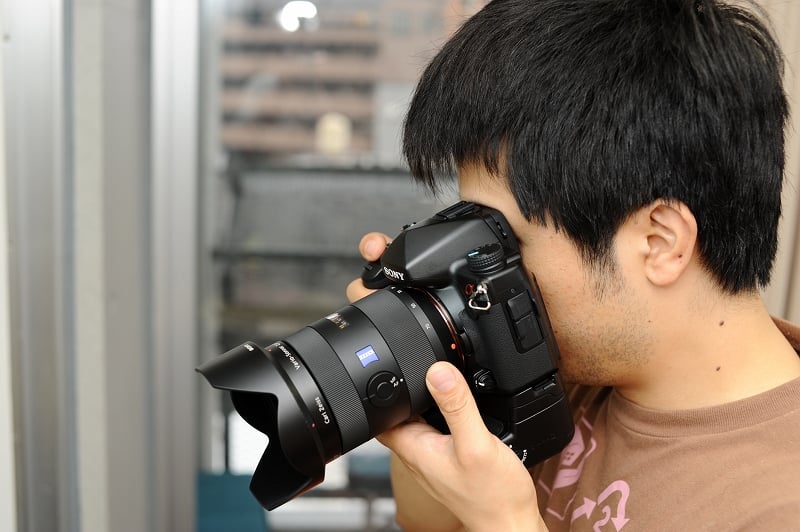 α900』ソニー初の“フルサイズ”デジタル一眼レフカメラ【製品レビュー