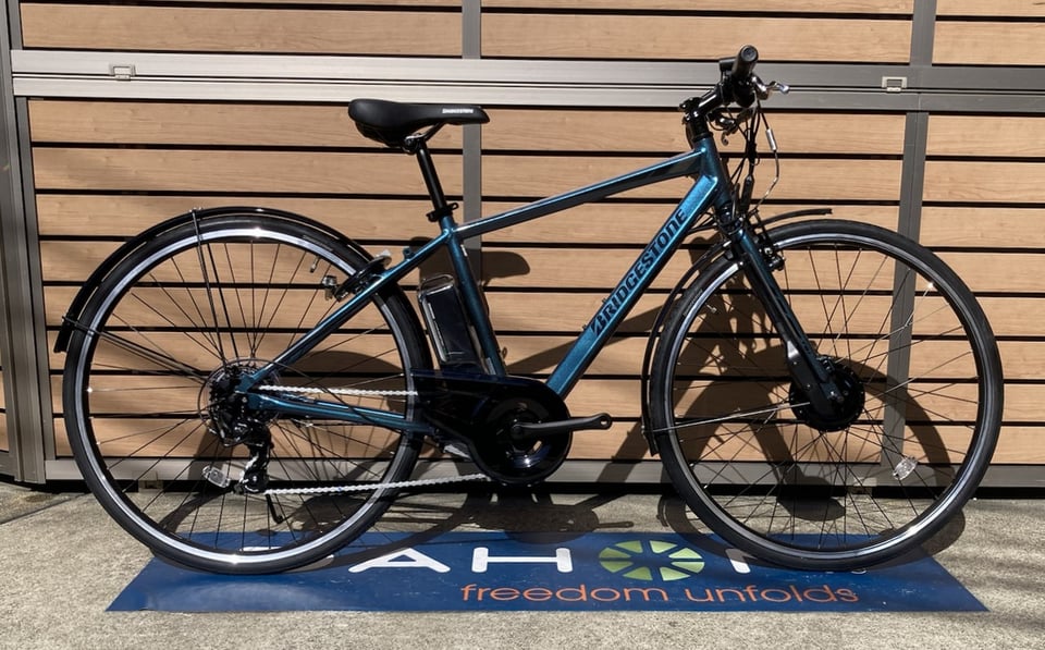 下鴨店】NEW COLORで差をつけろ！！人気の電動クロスバイク