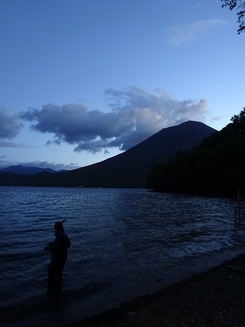 レイクトラウトを求めて中禅寺湖へ 2022.5.27~28: キャンプと焚火と