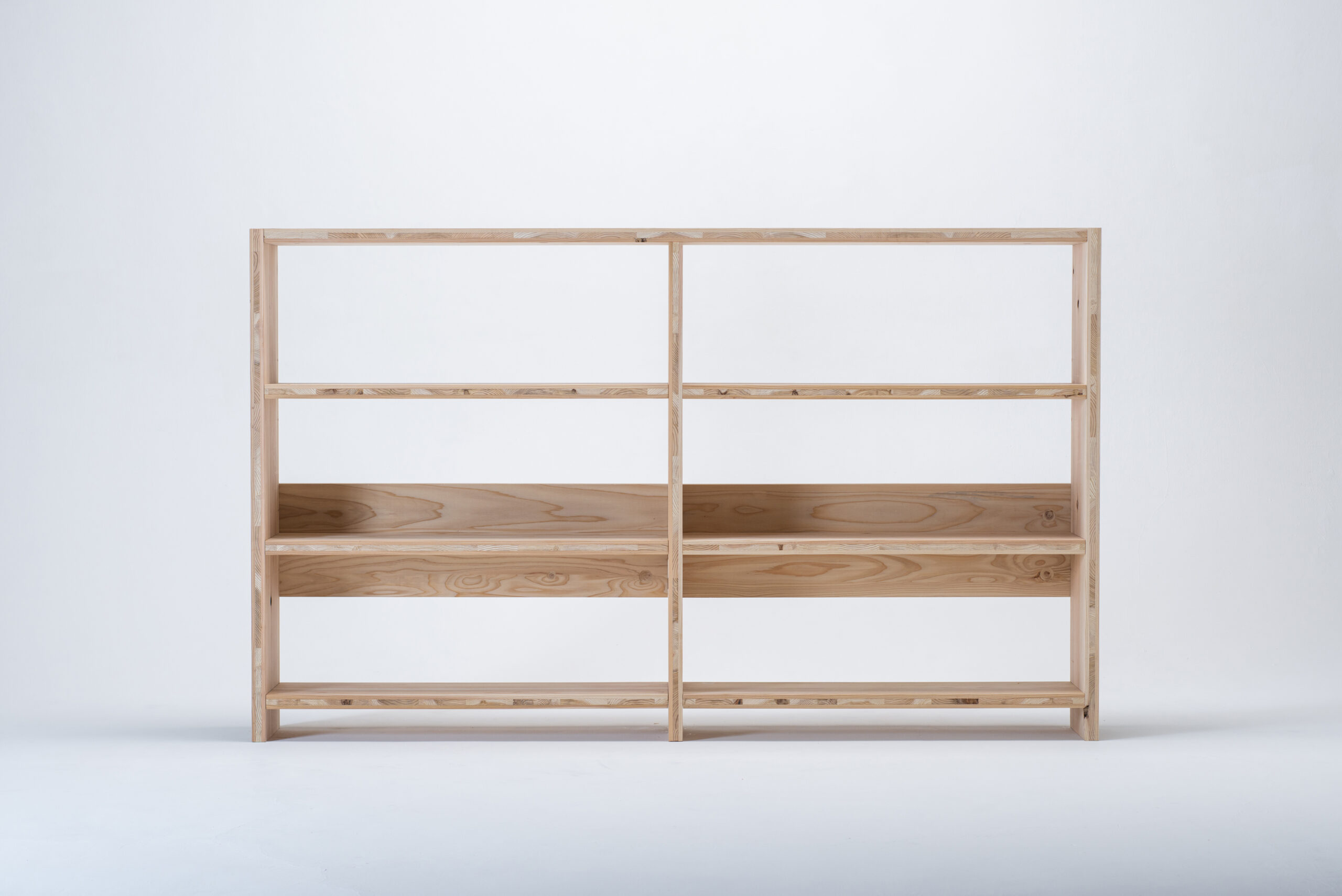 Shelving desk in cedar wood (CLT) | raumus
