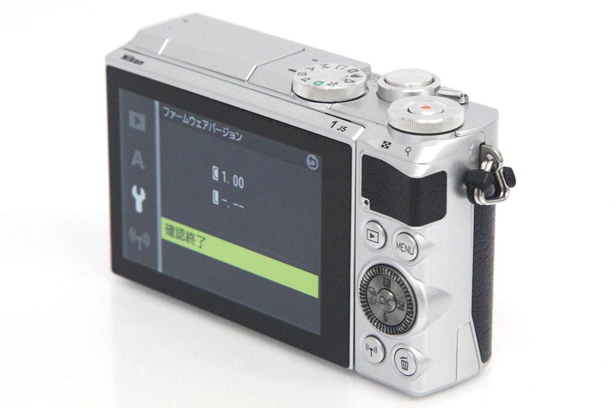Nikon 1 J5 ダブルズームレンズキット シルバー シャッター回数 約4700