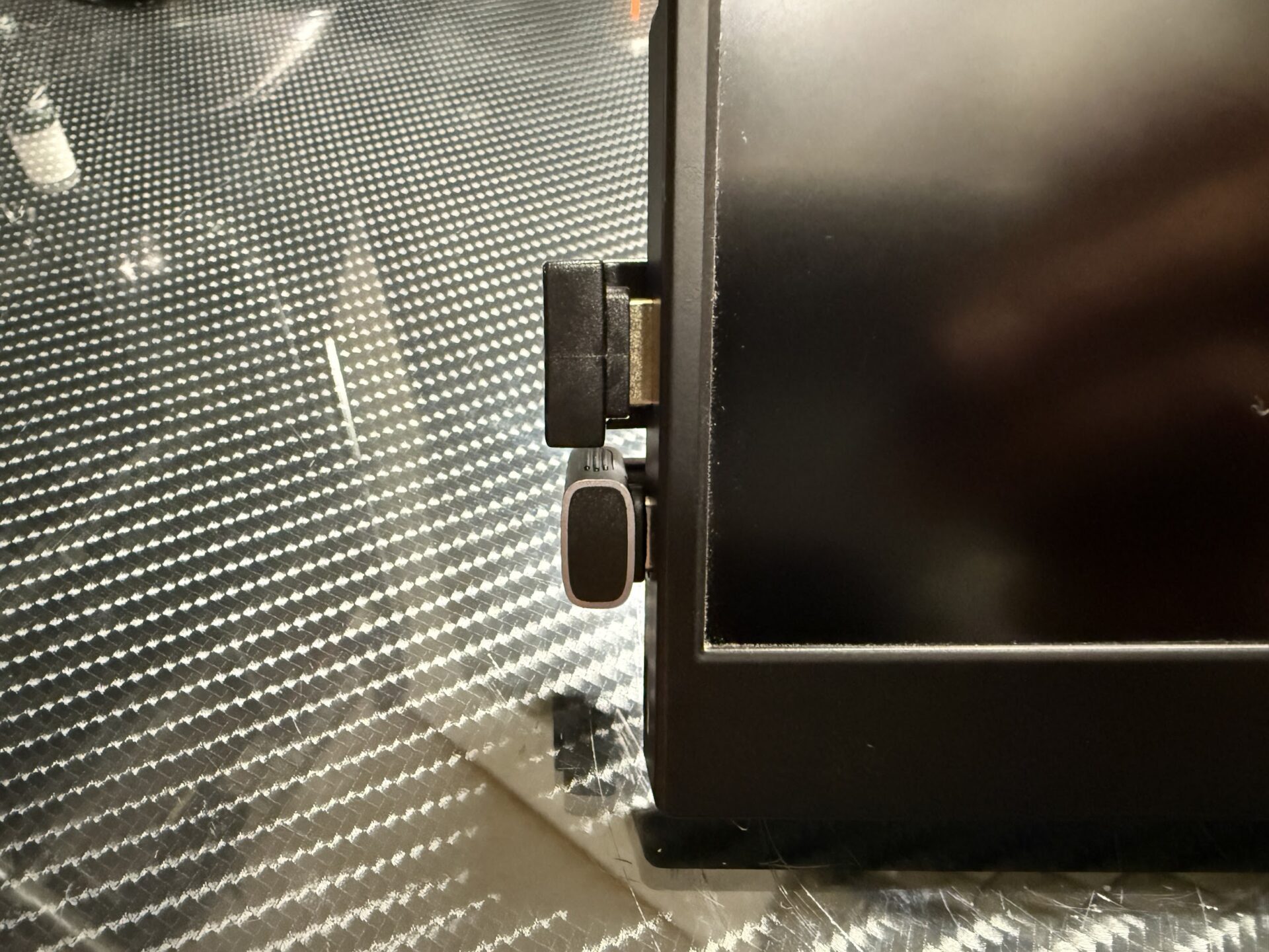 モバイルモニターをデスクトップ用に使うときにあると便利なUSB-C/Mini