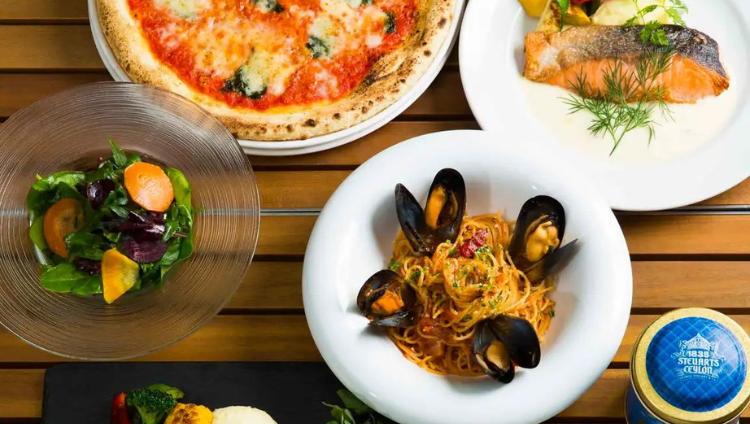 BUZZ STAND（バススタンド） 新宿東口店 ～ダーツ＆カラオケ～（新宿