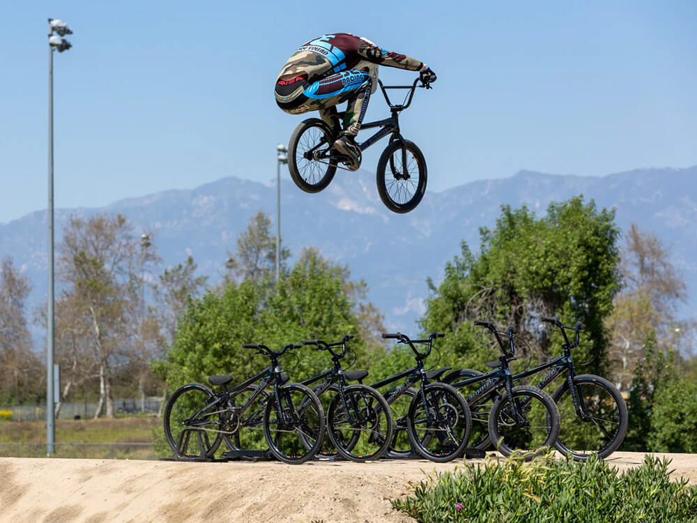 SE BIKES - モトクロスインターナショナル